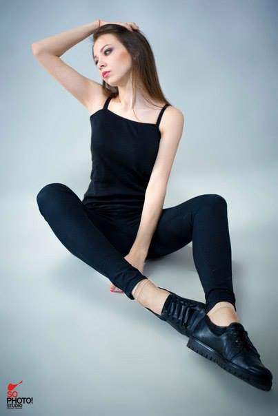 фотостудия девушка циклорама SO Photo !