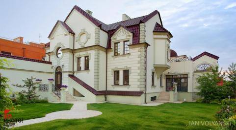 реклама трех этажного дома